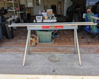 Metal saw horse 