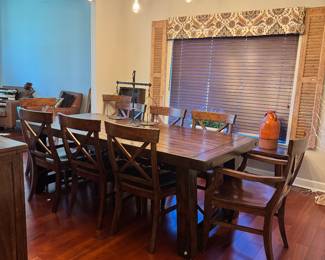 Pottery Barn Benchwright Extending Dining Table (60”-144”)
Pottery Barn Aaron Dining Chairs
Pottery Barn Benchwright Bench