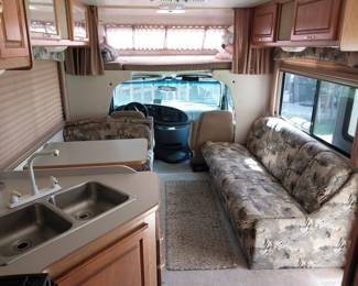 MOTORHOME: 2000 Four Winds 5000 28’ motorhome, 81,390 miles, onboard generator, tank heaters, new (awning, new ac/heat, brakes, tires, exhaust, window seals)