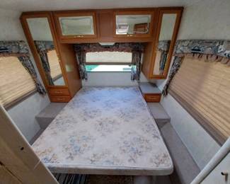 MOTORHOME: 2000 Four Winds 5000 28’ motorhome, 81,390 miles, onboard generator, tank heaters, new (awning, new ac/heat, brakes, tires, exhaust, window seals)