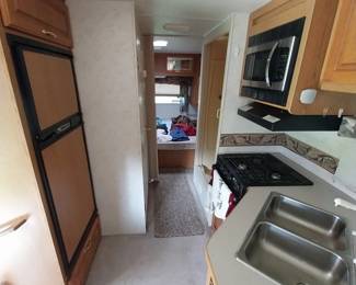 MOTORHOME: 2000 Four Winds 5000 28’ motorhome, 81,390 miles, onboard generator, tank heaters, new (awning, new ac/heat, brakes, tires, exhaust, window seals)