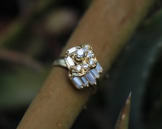 18k Spinner Ring (1 prong as is)
