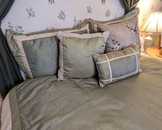 Lot #149 - Queen Bed Comforter Set - Nicola 8 Piece Super Set