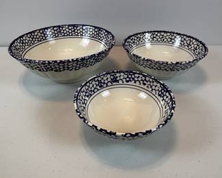 Lot #40 - Set of Three Vintage Style Italian Bowls