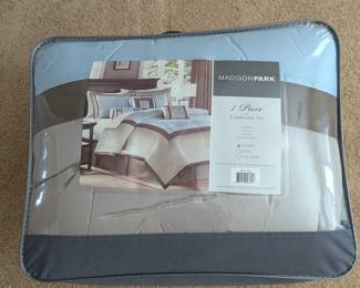 Lot #219 - Madison Park 7 Piece Queen Comforter Set