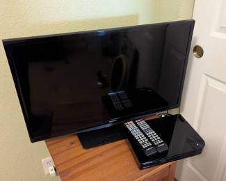 Lot #155 - Samsung 28" LED TV and Blu-ray Player Auction Lot