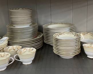 Noritake China Japan 5088 "Floris" Set