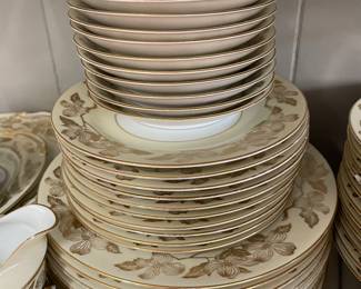 Noritake China Japan 5088 "Floris" Set