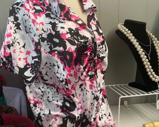 Ladies Blouse, Jewelry