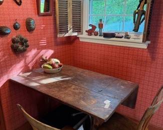 Very nice size Hepplewhite leg scrub top, drop leaf table. Two chairs of set of six plank bottom. The other four are in dining room.