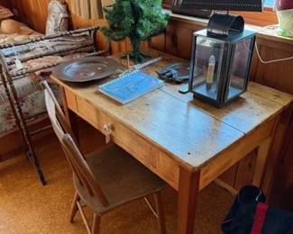 Very nice size pine, one drawer table. Pine plank bottom chair.
Contemporary tin lamp.