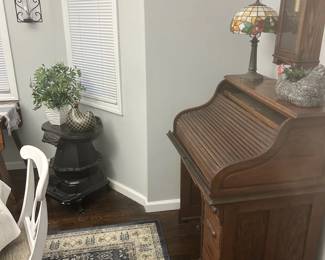 Roll top desk