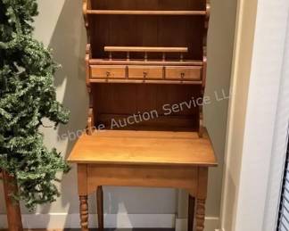 Writing Desk with Hutch