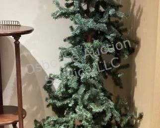 Skinny Tree