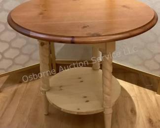 Accent table