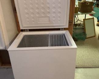 Chest freezer