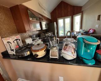 Various kitchen small appliances