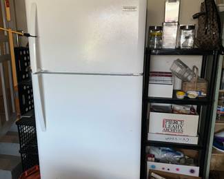 Refrigerator / Freezer works very well