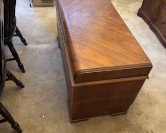 1948 Lane Cedar chest