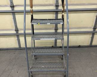Uline 4 Step Mobile Steel Ladder on Casters