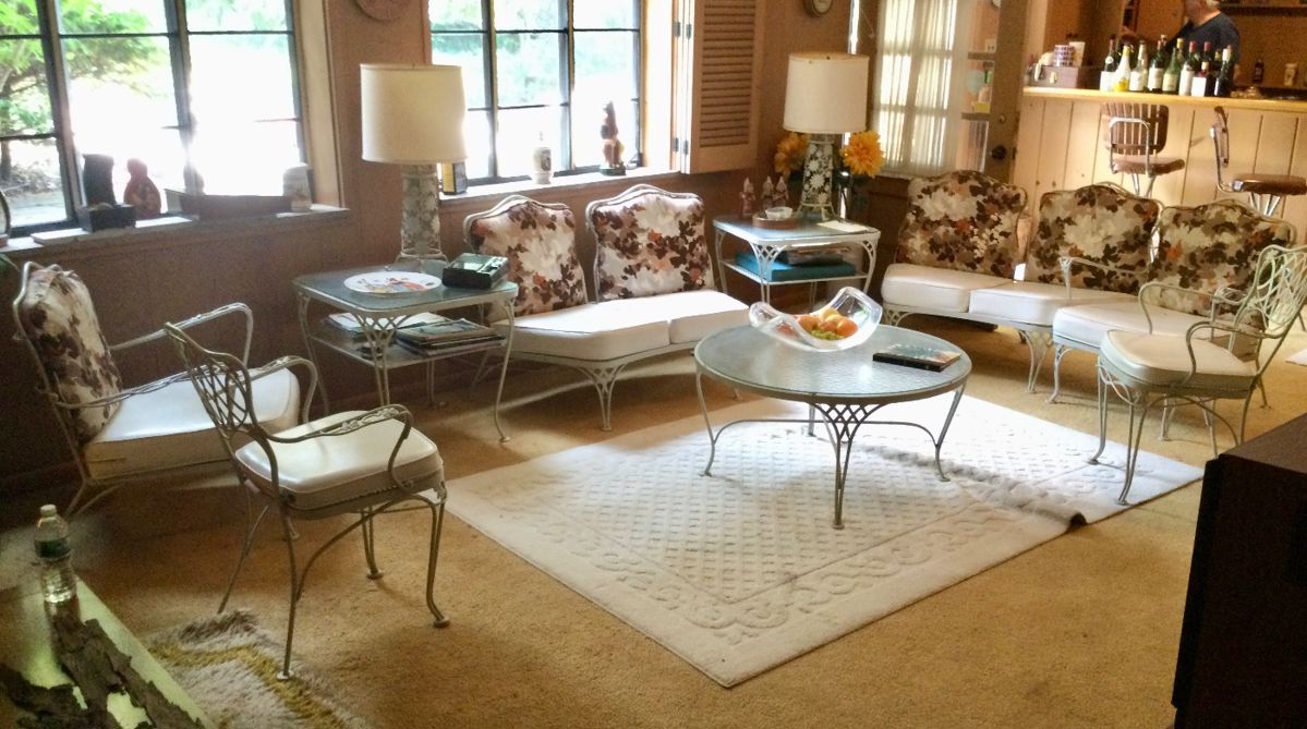 Vintage Woodard 9 Piece Wrought Iron Furniture In fabulous condition!!!!!
