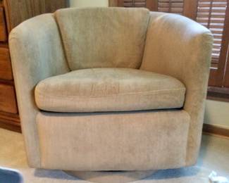 Vintage Domani Swivel Chair