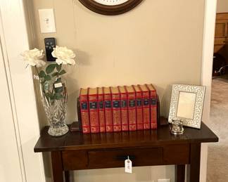 Like new Charles Dickens Classic Leather-bound, gold gilt edge, 21 book collection.
