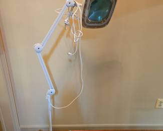 Magnifying Lamp