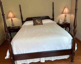 Queen four poster bed
