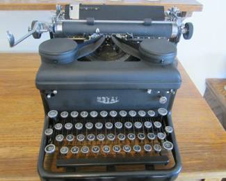 Antique Royal KHM Typewriter 1930's (ex. cond.)