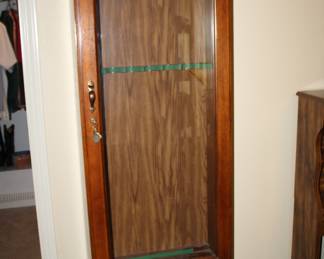 gun cabinet, with keys