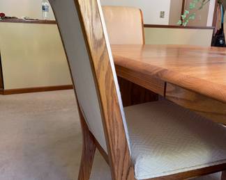 Dining table with 6 chairs & a leaf! In excellent condition!
