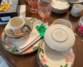 Dish Set with MANY Pieces