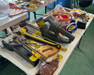 Saws - Hedge Trimmers - Tools - Harware