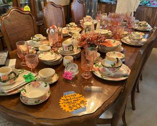 BEAUTIFUL Dining Table - Mat - Leaves - Eight (8) Matching Chairs - DishSets - Dish Ware - Goblet Sets