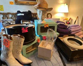 BOOTS - HATS - Linens