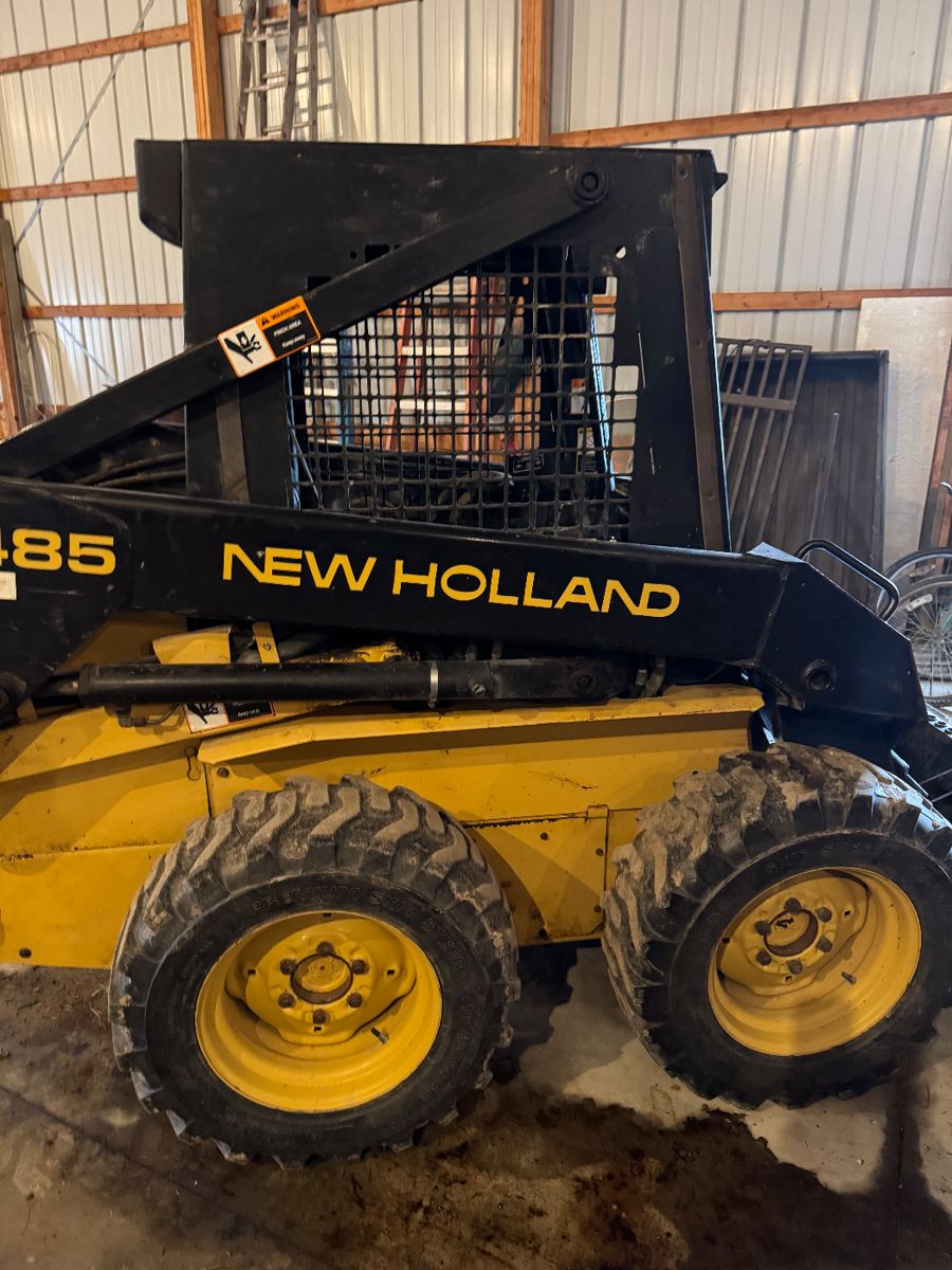NEW HOLLAND SKIDSTER