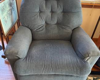 BLUE TUFTED BACK LAZBOY RECLINER