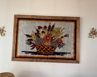FABULOUS VINTAGE HOOKED RUG WALL ART