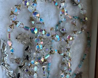CRYSTAL NECKLACE