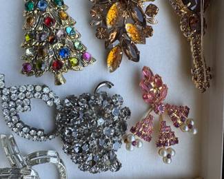 VINTAGE RHINESTONE JEWELRY
