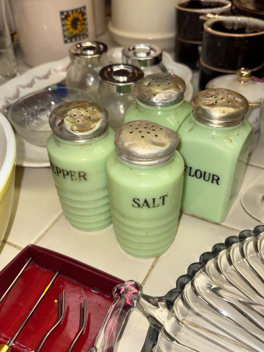 jadeite shakers