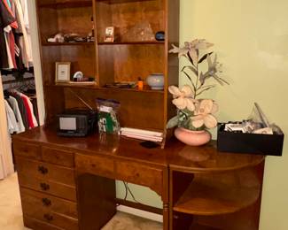 Ethan Allen Maple Furniture Desk with Shelf, 1/2 Moon Corner Shelf