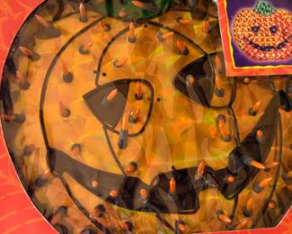 Halloween jack-o-lantern light up