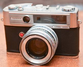 Vintage Yashica Lynx-5000 35 MM Film Camera