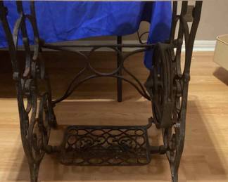 Antique Short Cast Iron Treadle Sewing Machine Base reserve $50
