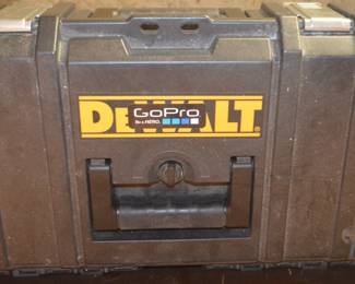 fULL GO -PRO SET WITH ACCESORIES, CAMERAS AND DEWALT CASE