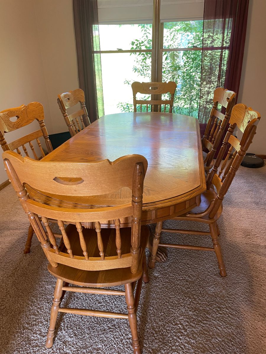 Dining room table