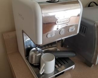 DeLonghi cappuccino maker