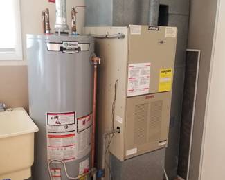 Nearly new Smith ProLine GAS hot water heater